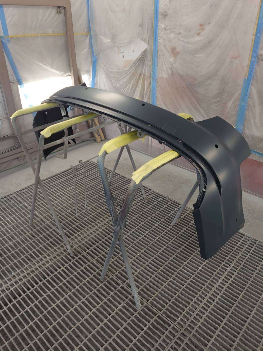 山形市・サトウ車体整備株式会社|輸入車バンパー交換